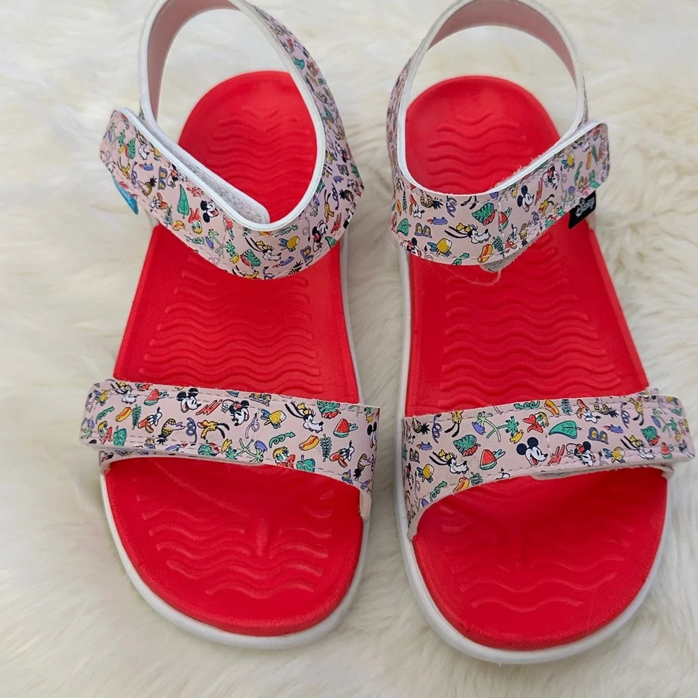 Native X‎ Disney water sandals
